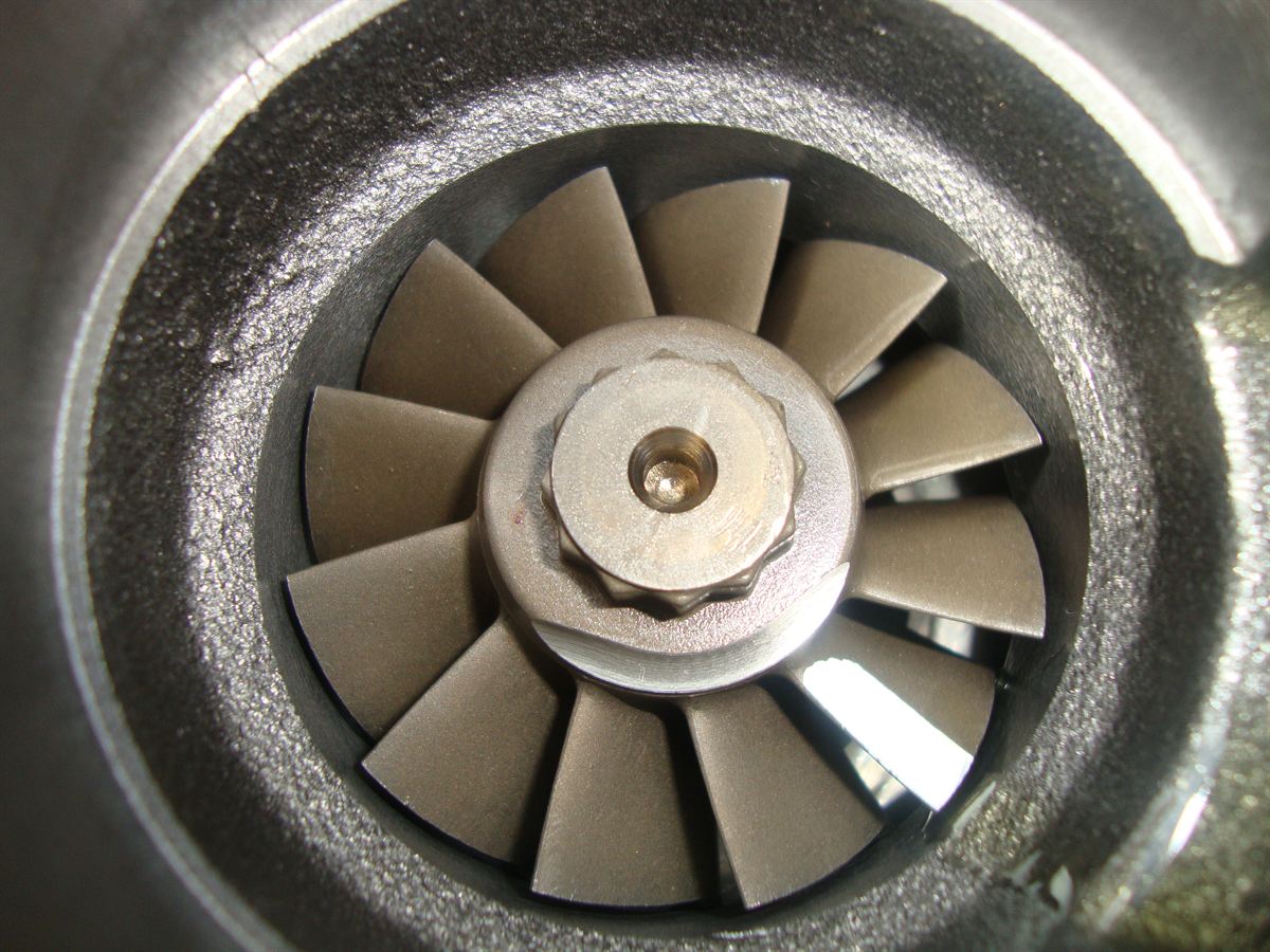 DCEC 4B Series Turbocharger 2837411 / 2837412